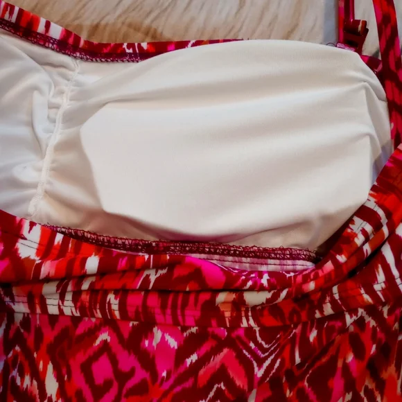 NWT Cazim Swimwear top. - Picture 7 of 8